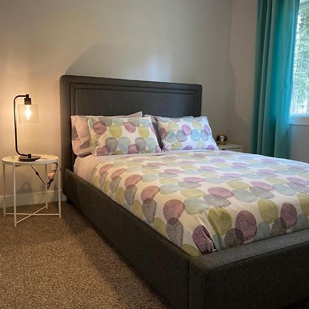 Stoneshire Guesthouse Клиъруотър Екстериор снимка